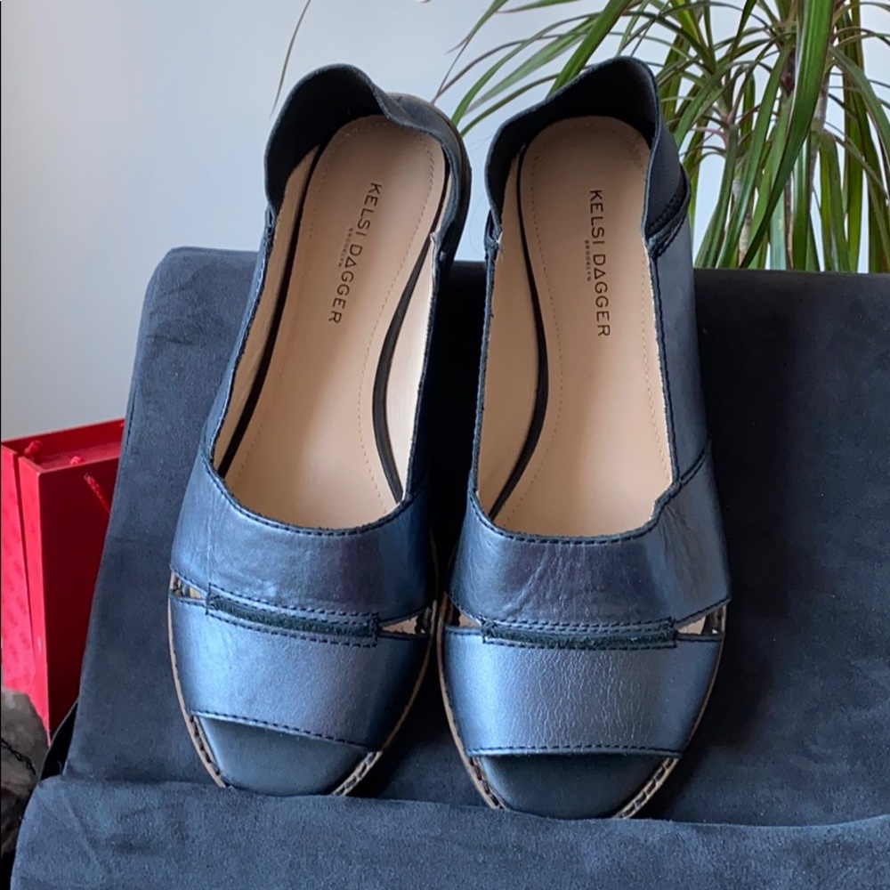 Kelsi Dagger slip on